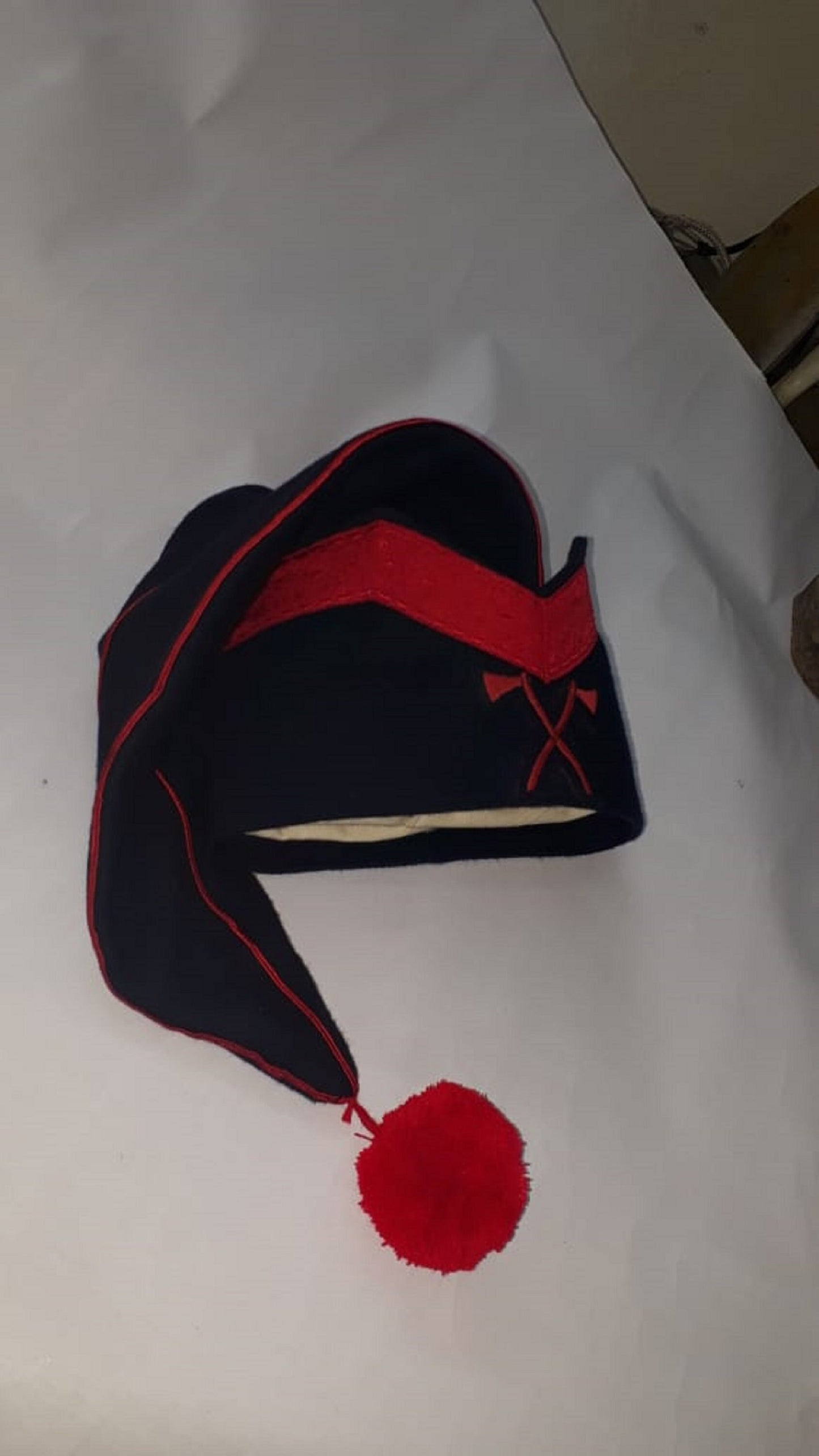 Forage cap for officer with one rank of braid and embroidered insignia